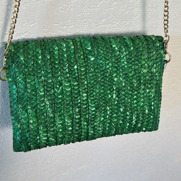 Women's Green Rattan Crossbody Purse With Gold Chain Magnetic‎ Snap Closure NWT - Picture 6 of 6